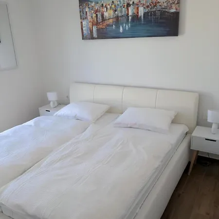 Ferienwohnung In Mit Grosser Terrasse